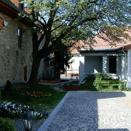 Trifecta Udvarhaz Tallya Bagian luar foto